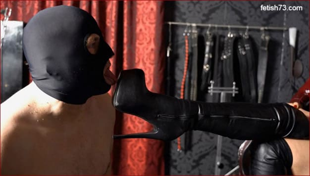Lady Iveta - Slave lick sexy mistress's sharp heels - FULL HD 1080